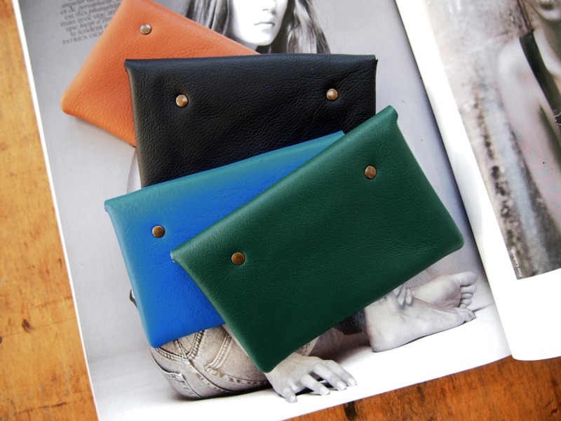 Pochette Luna Ame Noir Vert Bleu Camel